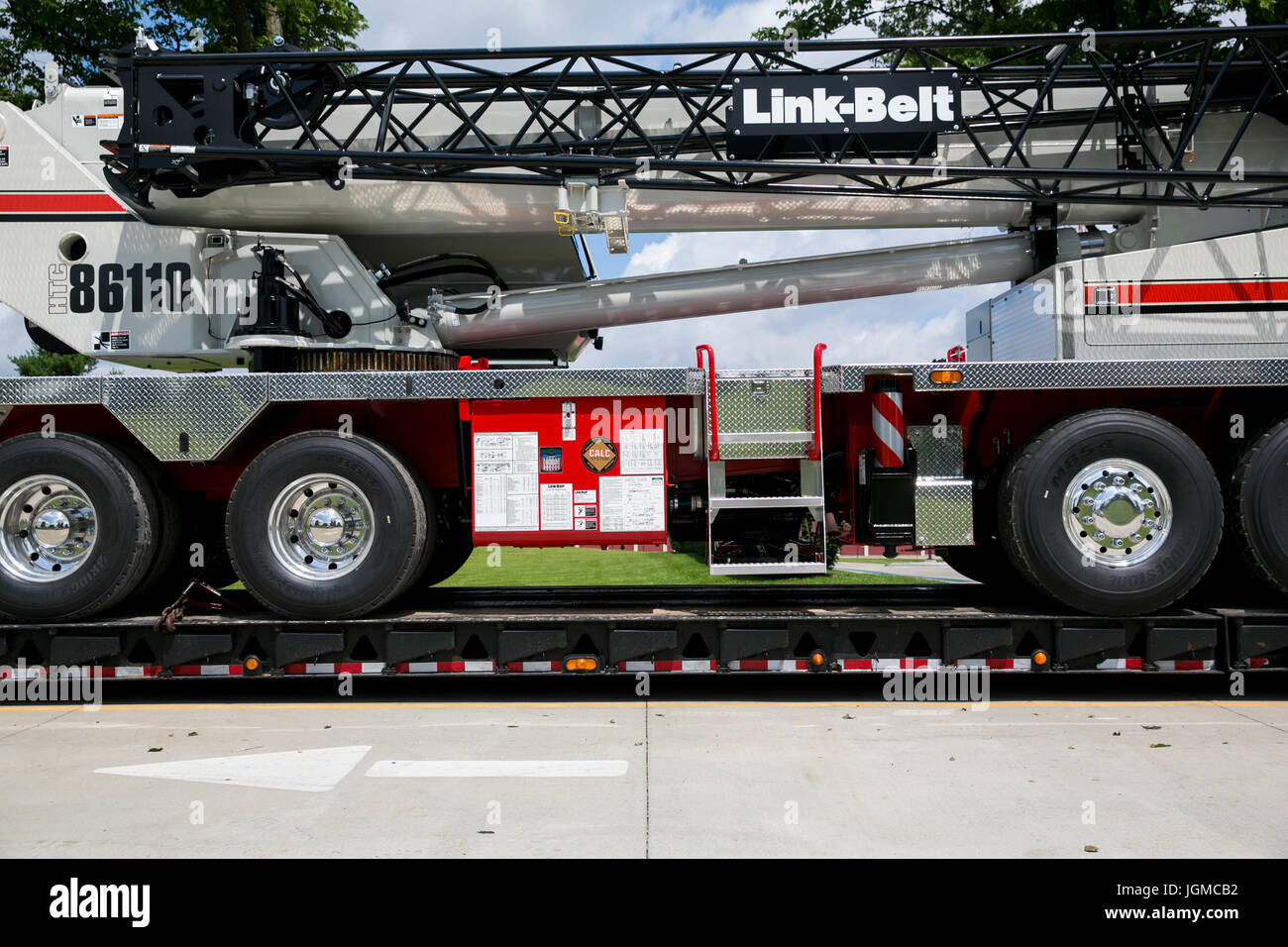 Un segno del logo su una gru al di fuori di una struttura occupata dal Link-Belt Construction Equipment Company in Lexington, Kentucky il 1 luglio 2017. Foto Stock