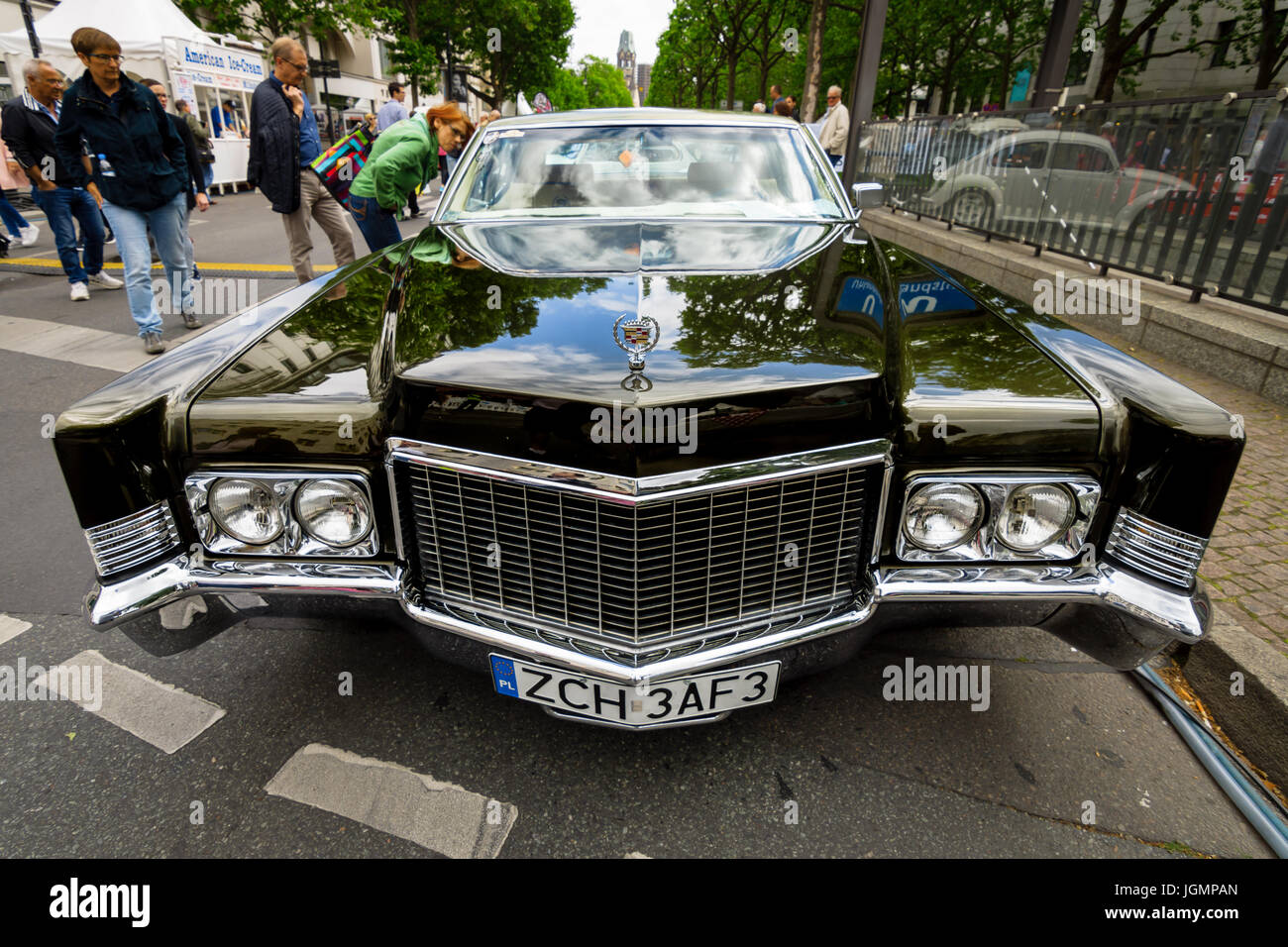 Berlino - Giugno 17, 2017: full-size auto di lusso Cadillac Coupe de Ville, 1970. Classic giorni Berlino 2017. Foto Stock