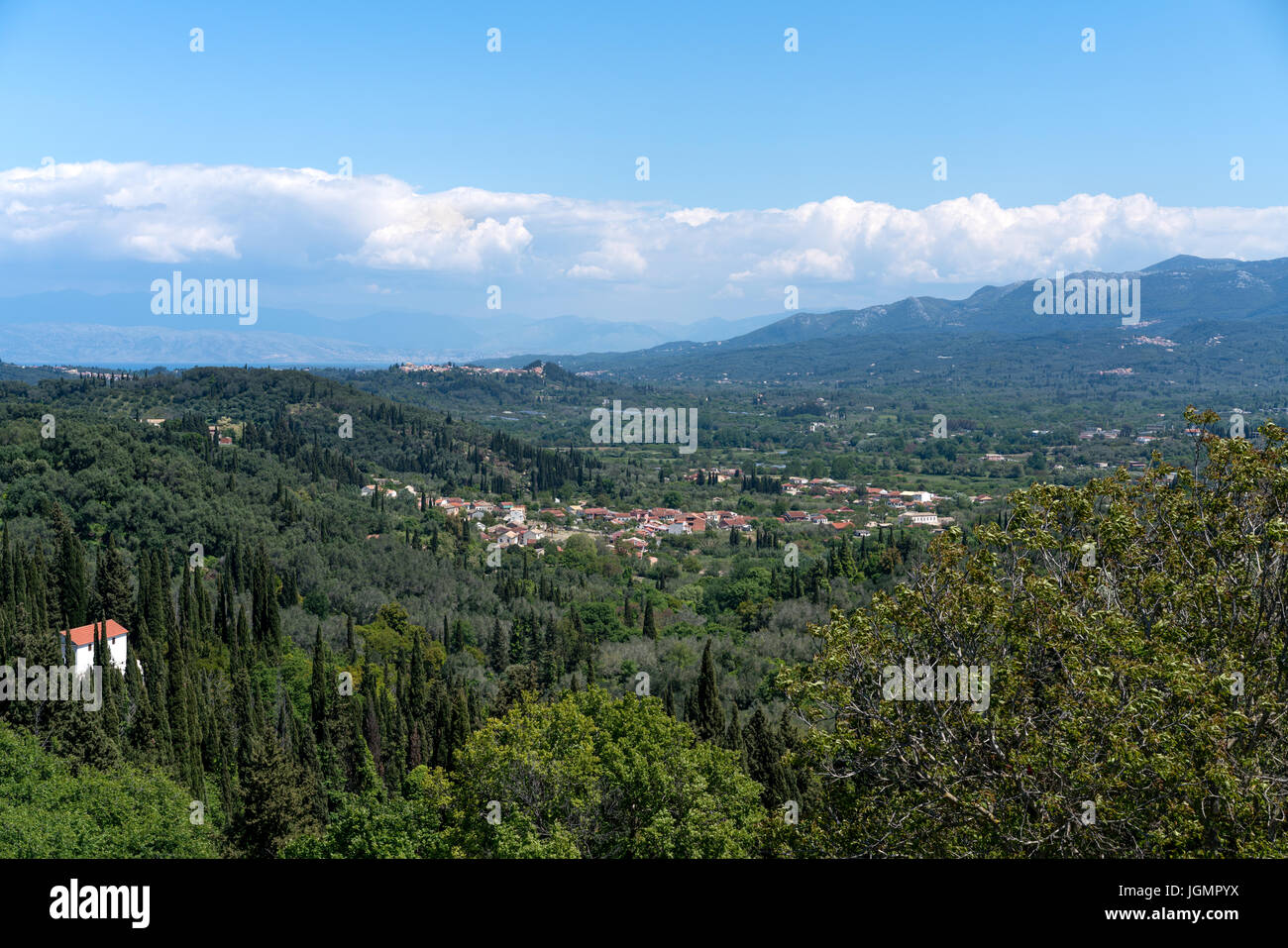 Borgo nel bosco Foto Stock