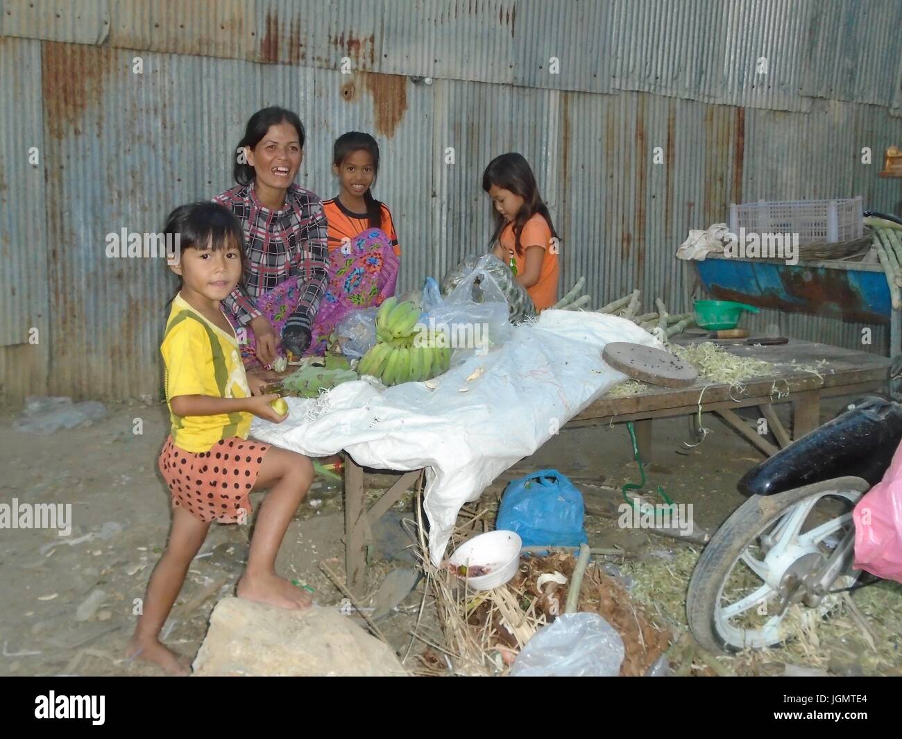 Poipet Cambogia bambini di povertà Banteay Meanchey Provincia Foto Stock