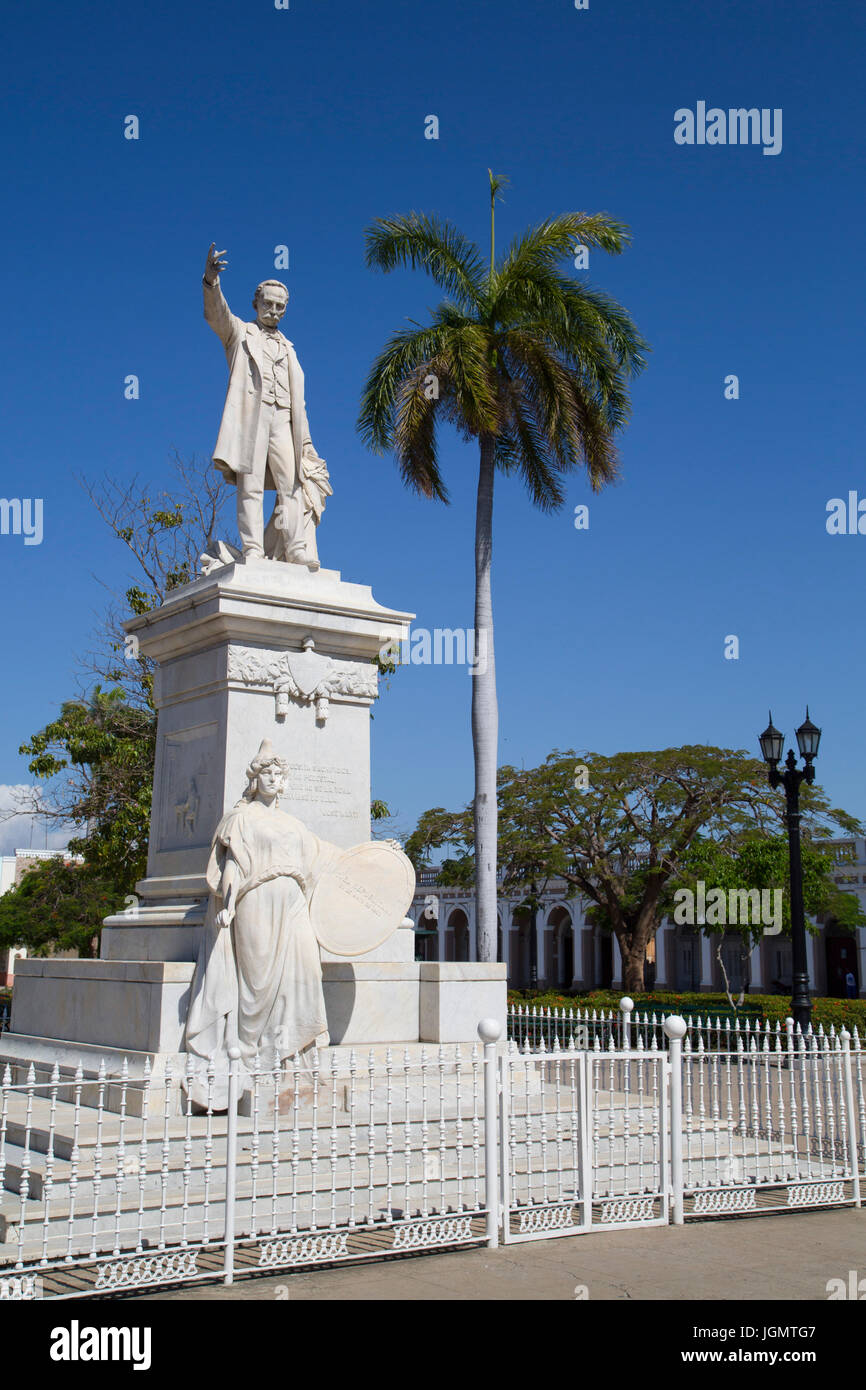 Statua di Jose Marti in Jose Marti Park, Cienfuegos city, Sito Patrimonio Mondiale dell'UNESCO, Cienfuegos, Cuba Foto Stock