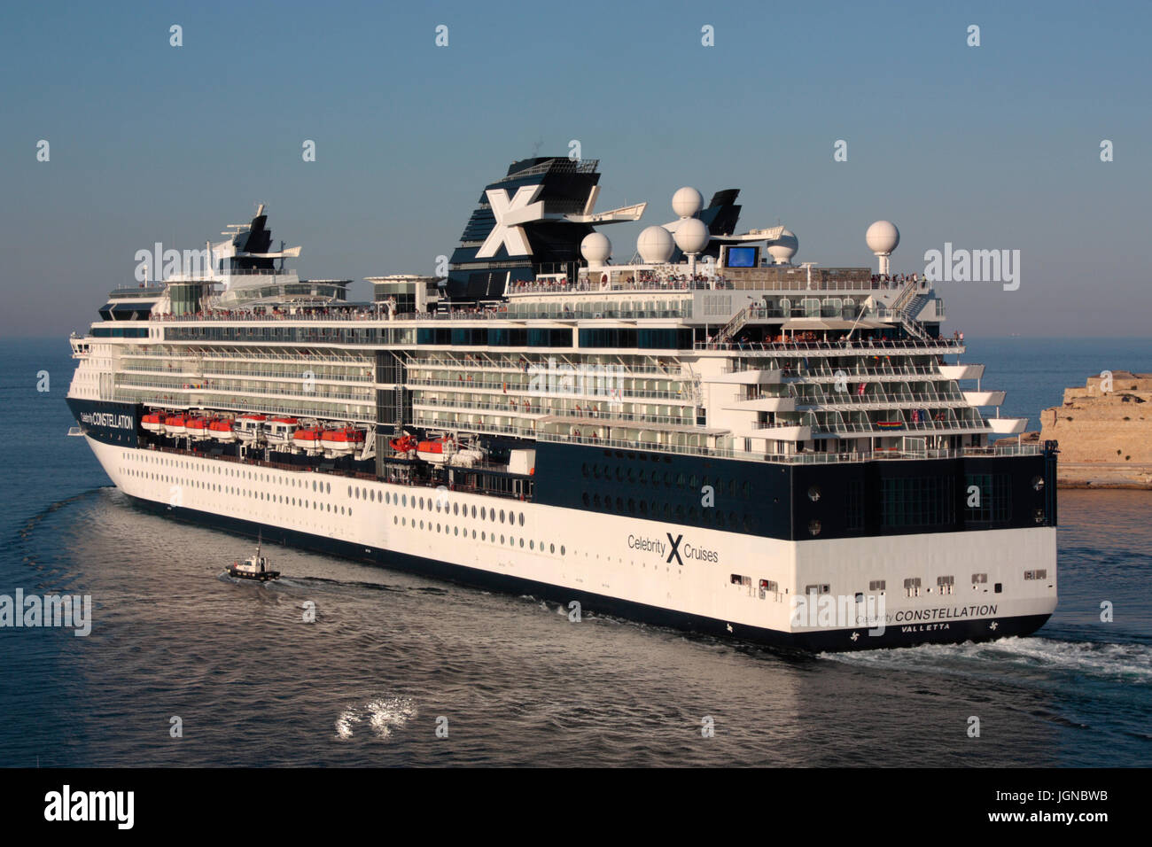 La nave da crociera Celebrity Constellation in partenza da Malta Foto Stock
