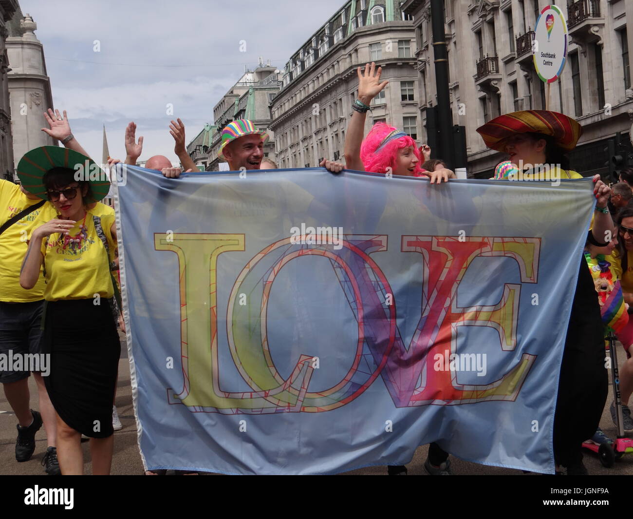 Londra, Regno Unito. 8 Luglio, 2017. London Pride Parade paludi attraverso Regent street a Trafalgar Square, Londra, UK Credit: Nastia M/Alamy Live News Foto Stock