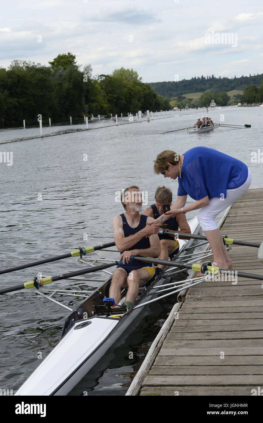 Henley on Thames, Regno Unito. 8 lug 2017. Henley, UK. 8 Luglio, 2017. Finali della giornata a Henley Regatta Credito: David Hammant/Alamy Live News Foto Stock