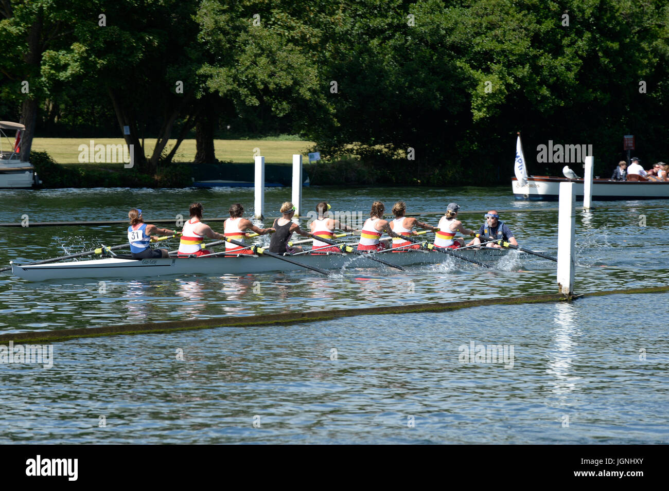 Henley on Thames, Regno Unito. 8 lug 2017. Henley, UK. 8 Luglio, 2017. Finali della giornata a Henley Regatta Credito: David Hammant/Alamy Live News Foto Stock