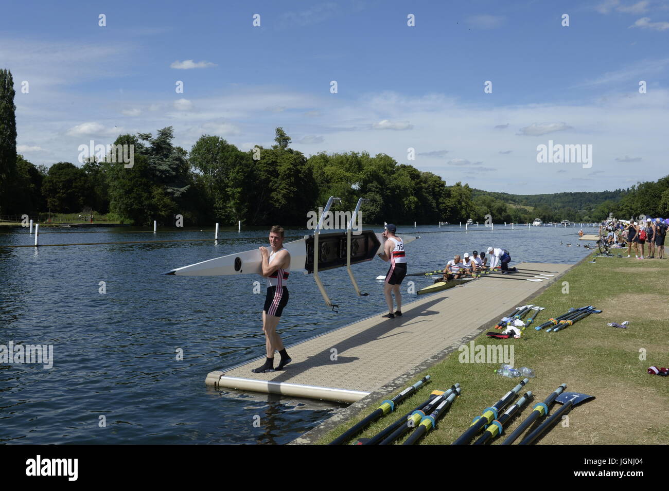 Henley on Thames, Regno Unito. 8 lug 2017. Henley, UK. 8 Luglio, 2017. Finali della giornata a Henley Regatta Credito: David Hammant/Alamy Live News Foto Stock