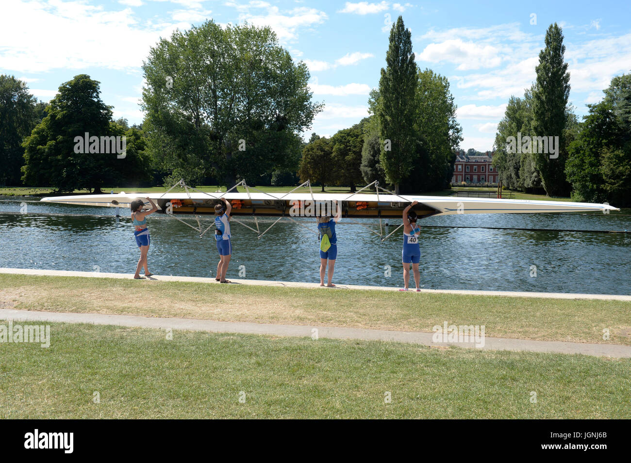Henley on Thames, Regno Unito. 8 lug 2017. Henley, UK. 8 Luglio, 2017. Finali della giornata a Henley Regatta Credito: David Hammant/Alamy Live News Foto Stock