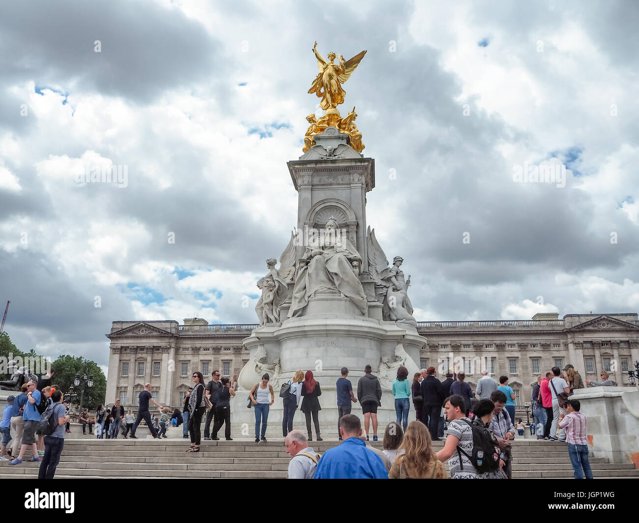 Westminster, Buckingham, Londra, Gran Bretagna, Regno Unito, estate 2017: [ Victoria Memorial davanti al Palazzo di Buckingham ] Foto Stock