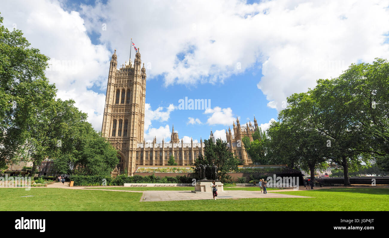 Victoria Tower su un giorno di estate, il sud-ovest del Palazzo di Westminster a Londra Foto Stock
