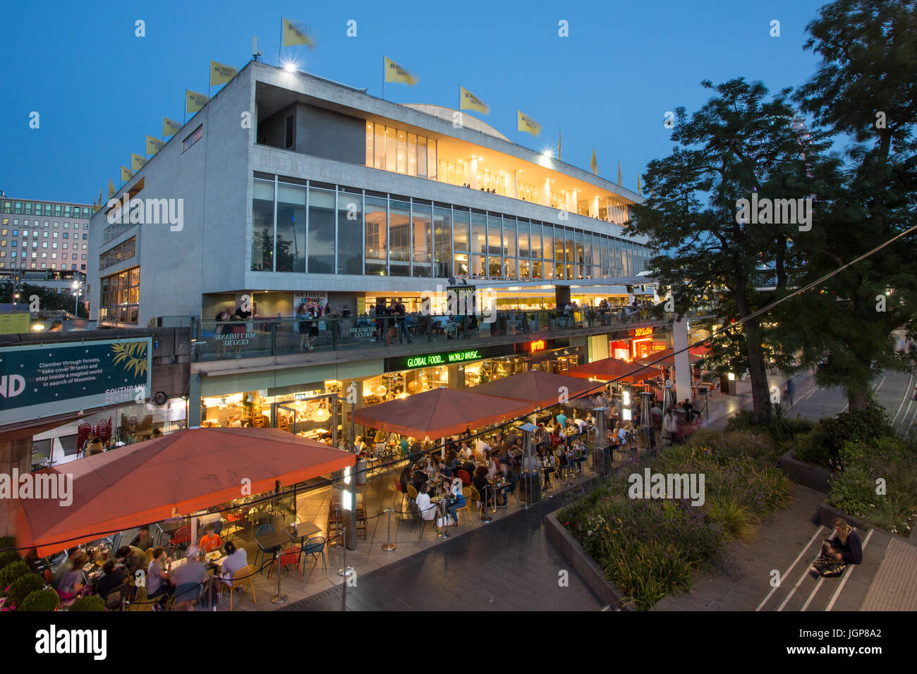 Royal Festival Hall, South Bank di Londra al crepuscolo Foto Stock