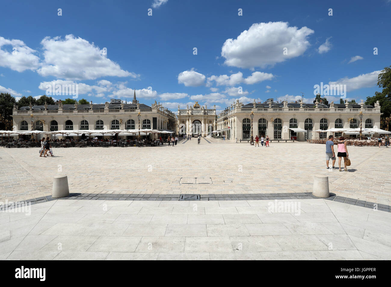 Il lato nord di Place Stanislas di Nancy, Francia. Il XVIII secolo royal square è stato progettato da architetto Emmanuel Héré ed è sull'UNESCO Giornate mondiali Foto Stock
