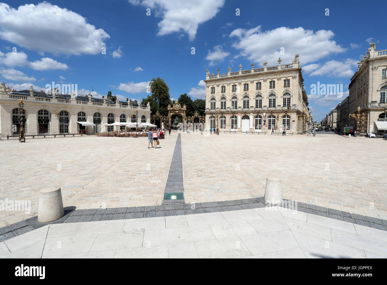 L'angolo nord-est della Place Stanislas di Nancy, Francia. Il XVIII secolo royal square è stato progettato da architetto Emmanuel Héré ed è sull'UNESCO W Foto Stock