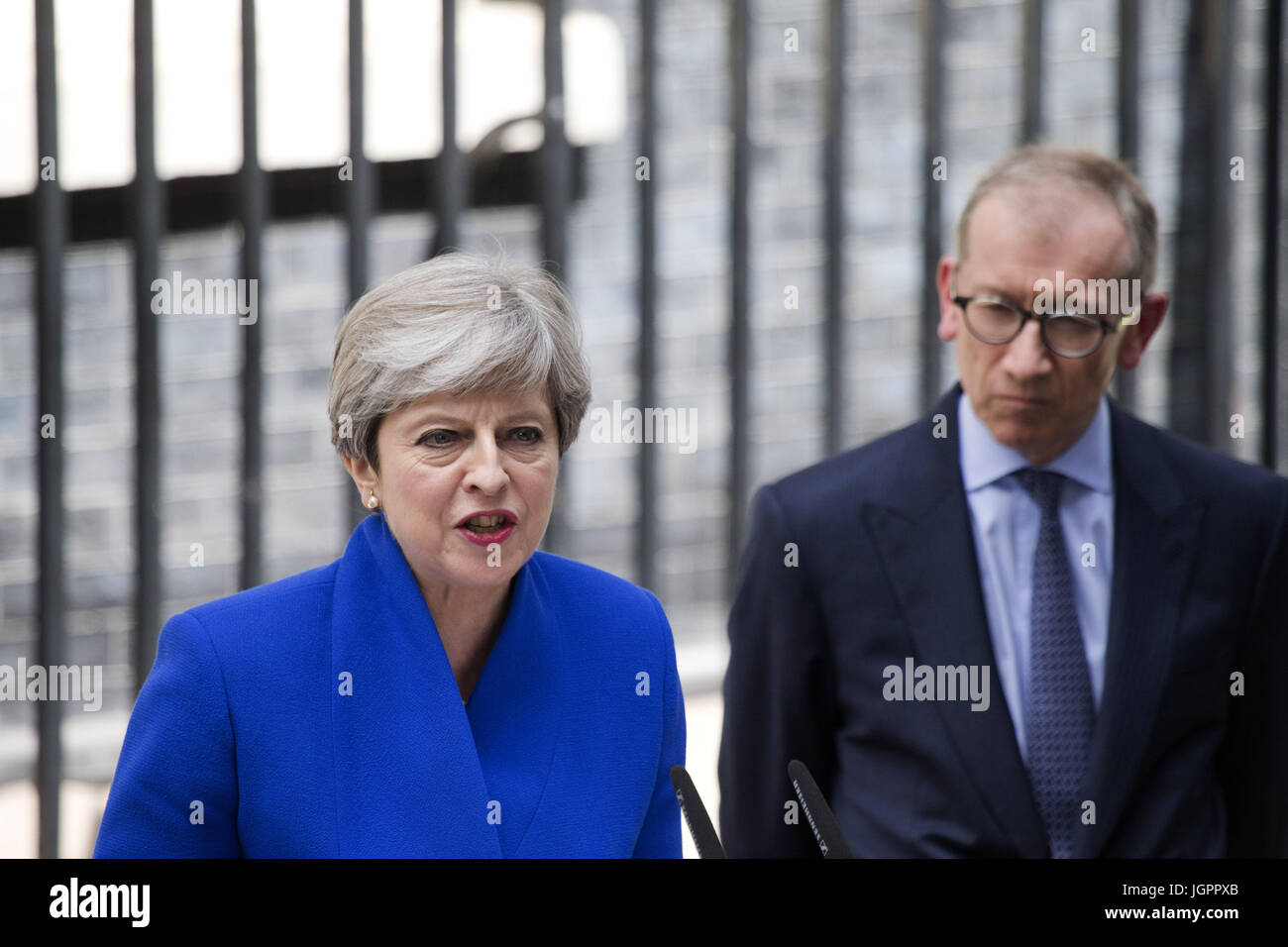 Theresa Maggio post-elettorale, dichiarazione n. 10 Downing Street, Londra, Regno Unito dotato di: atmosfera, Theresa Maggio, Phillip può dove: Londra, Regno Unito quando: 09 giu 2017 Credit: Seb/WENN.com Foto Stock