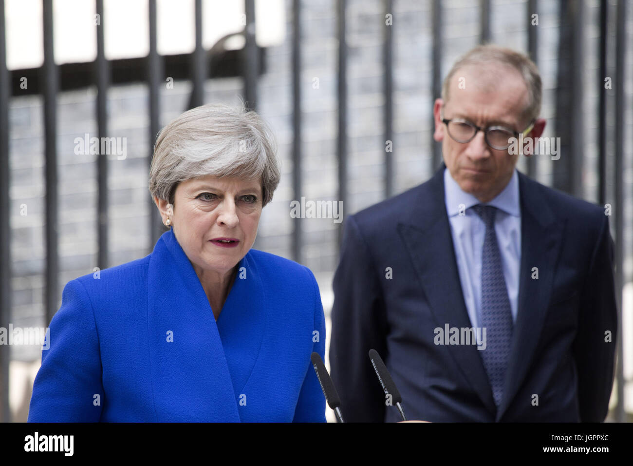 Theresa Maggio post-elettorale, dichiarazione n. 10 Downing Street, Londra, Regno Unito dotato di: atmosfera, Phillip può Theresa Maggio dove: Londra, Regno Unito quando: 09 giu 2017 Credit: Seb/WENN.com Foto Stock