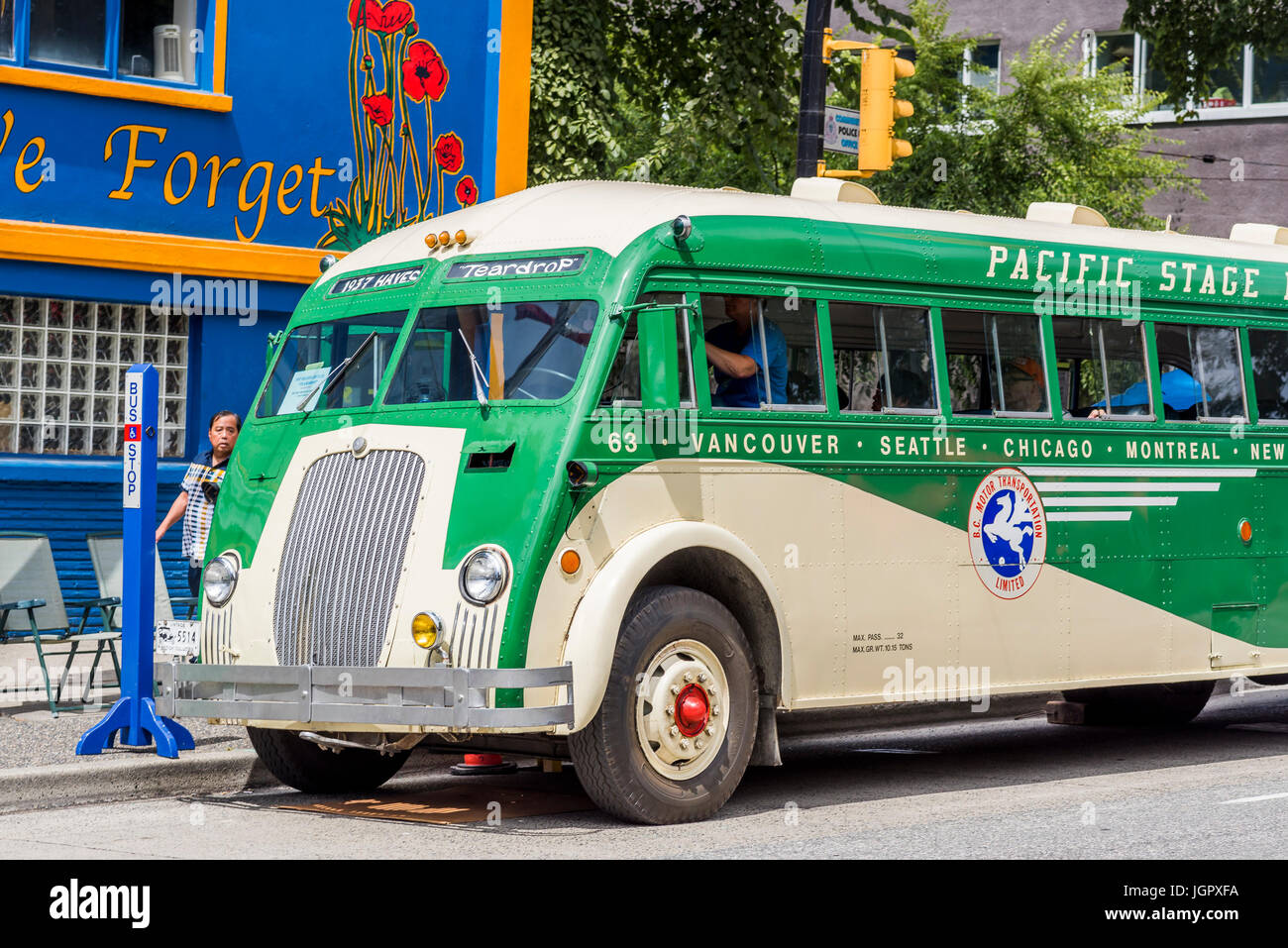Vancouver, Canada. 9 lug 2017. Vintage pacifico linee stadio Hayes la Lacrima Bus, La Giornata senza automobili, Unità commerciale, Vancouver, British Columbia, Canada. Credito: Michael Wheatley/Alamy Live News Foto Stock