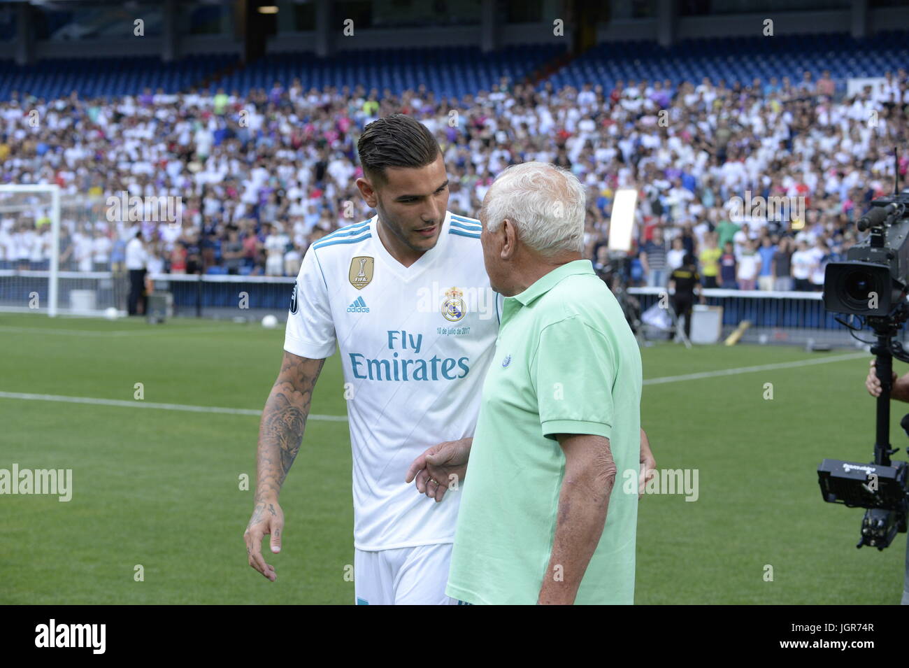 Madrid, Madrid, Spagna. 10 Luglio, 2017. Theo Hernandez durante la presentazione del difensore francese Theo Hernandez come nuovo giocatore della squadra, tenutasi a Santiago Bernabeu Stadium in Spagna a Madrid il 10 luglio 2017. Theo Hernandez ha firmato per i prossimi sei stagioni. Credit: Jack Abuin/ZUMA filo/Alamy Live News Foto Stock