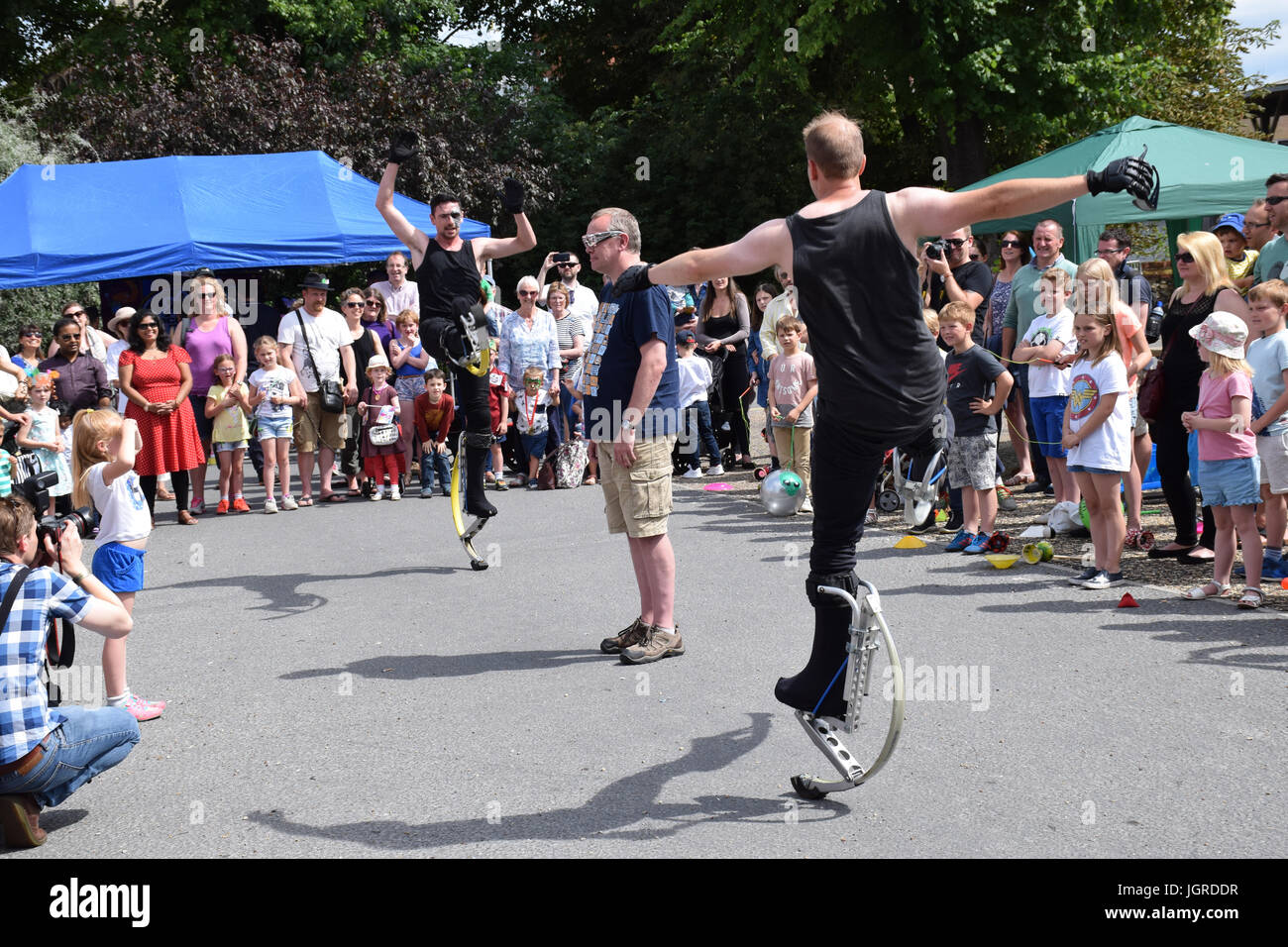 Spettacoli di strada come parte del Sindaco di celebrazione del Festival, Norwich Regno Unito Luglio 2017 Foto Stock