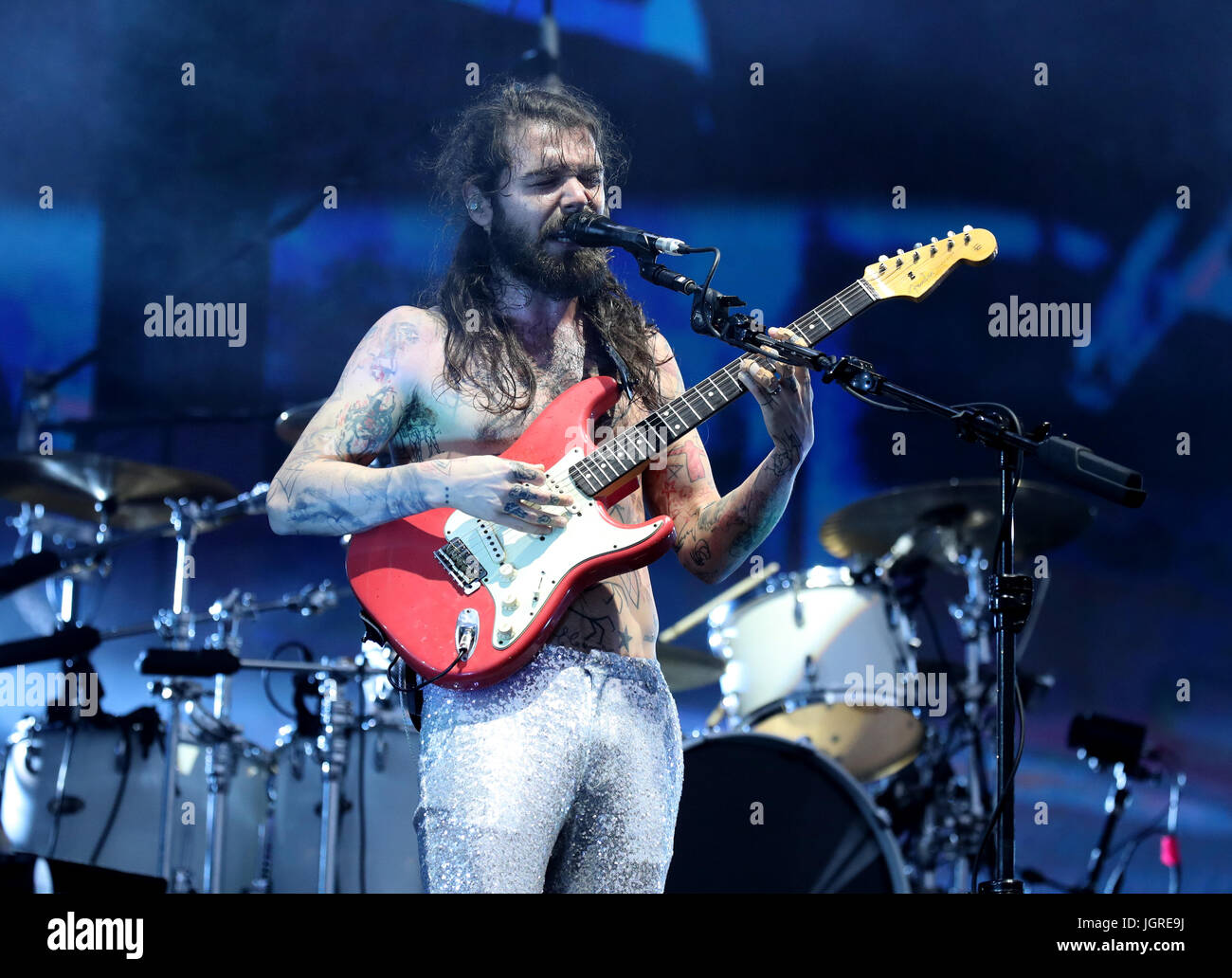 Simon Neil di Biffy Clyro si esibisce sul palco principale al festival musicale TRNSMT di Glasgow Green con una formazione domenicale di atti tra cui Twin Atlantic e Biffy Clyro. PREMERE ASSOCIAZIONE foto. Data foto: Domenica 9 luglio, 2017. Il credito fotografico dovrebbe essere: Andrew Milligan/PA Wire. Foto Stock