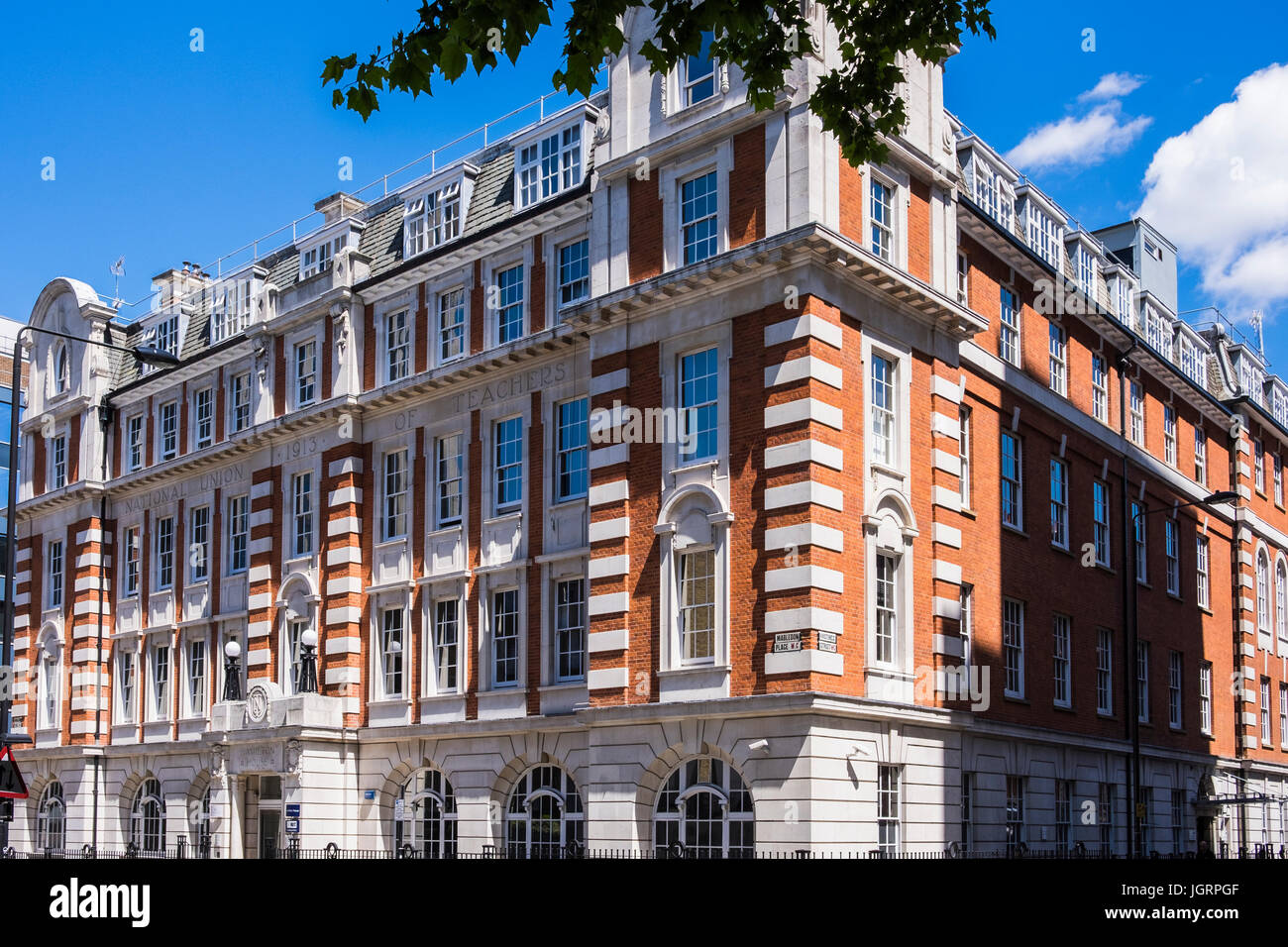 Hamilton House, Mabledon Place, sede dell'Unione nazionale degli insegnanti, Borough di Camden, London, England, Regno Unito Foto Stock