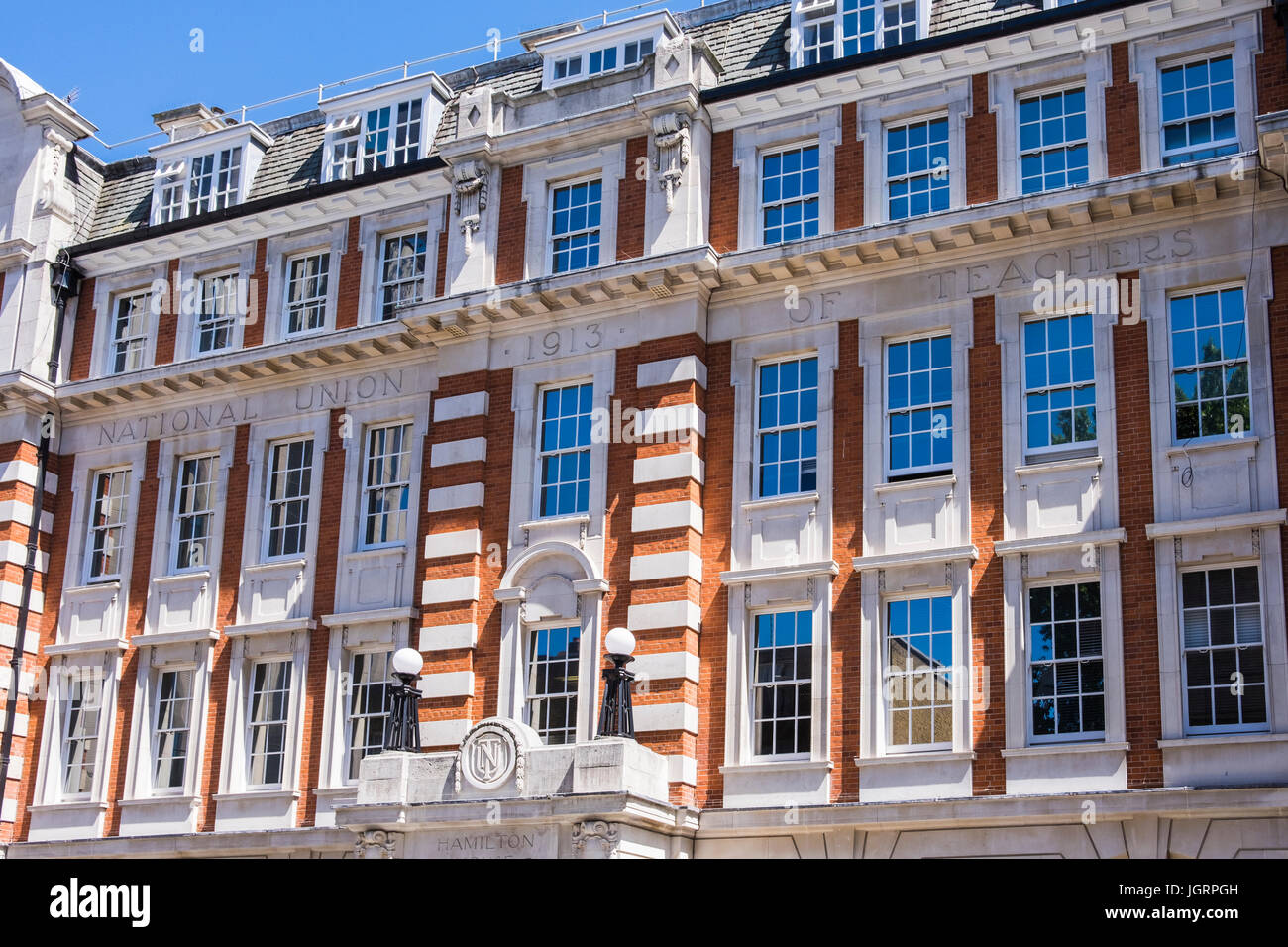 Hamilton House, Mabledon Place, sede dell'Unione nazionale degli insegnanti, Borough di Camden, London, England, Regno Unito Foto Stock