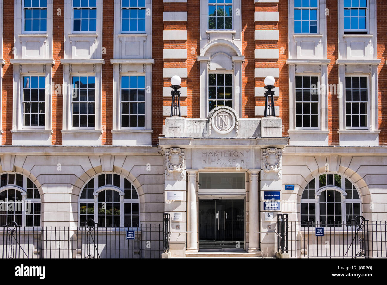 Hamilton House, Mabledon Place, sede dell'Unione nazionale degli insegnanti, Borough di Camden, London, England, Regno Unito Foto Stock