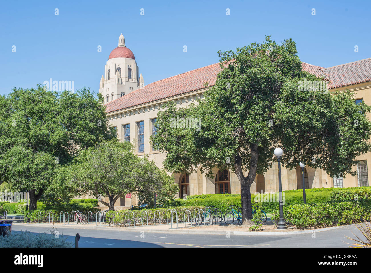 Ingresso alla Stanford University campus dal cortile. La Stanford University è uno dei leader a livello mondiale di insegnamento Foto Stock