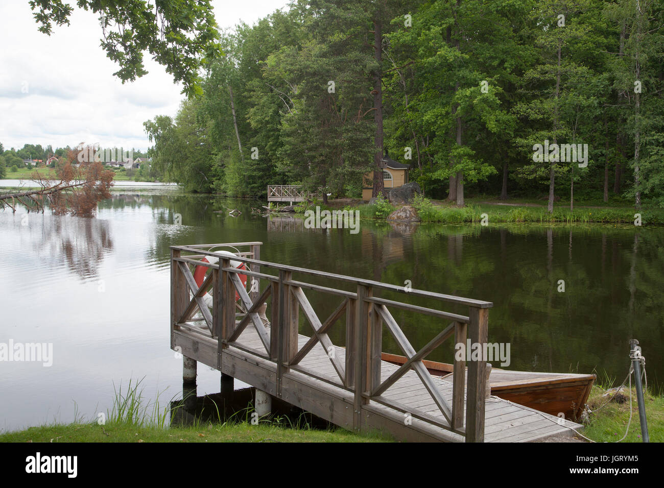 Idilliaco PIER dal lago a Duweholms mansion Södermanland 2017 Foto Stock