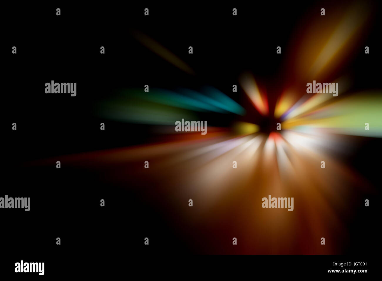 Sfocata Illuminazione e luci notturne, il traffico automobilistico motion blur la velocità e dinamica Foto Stock