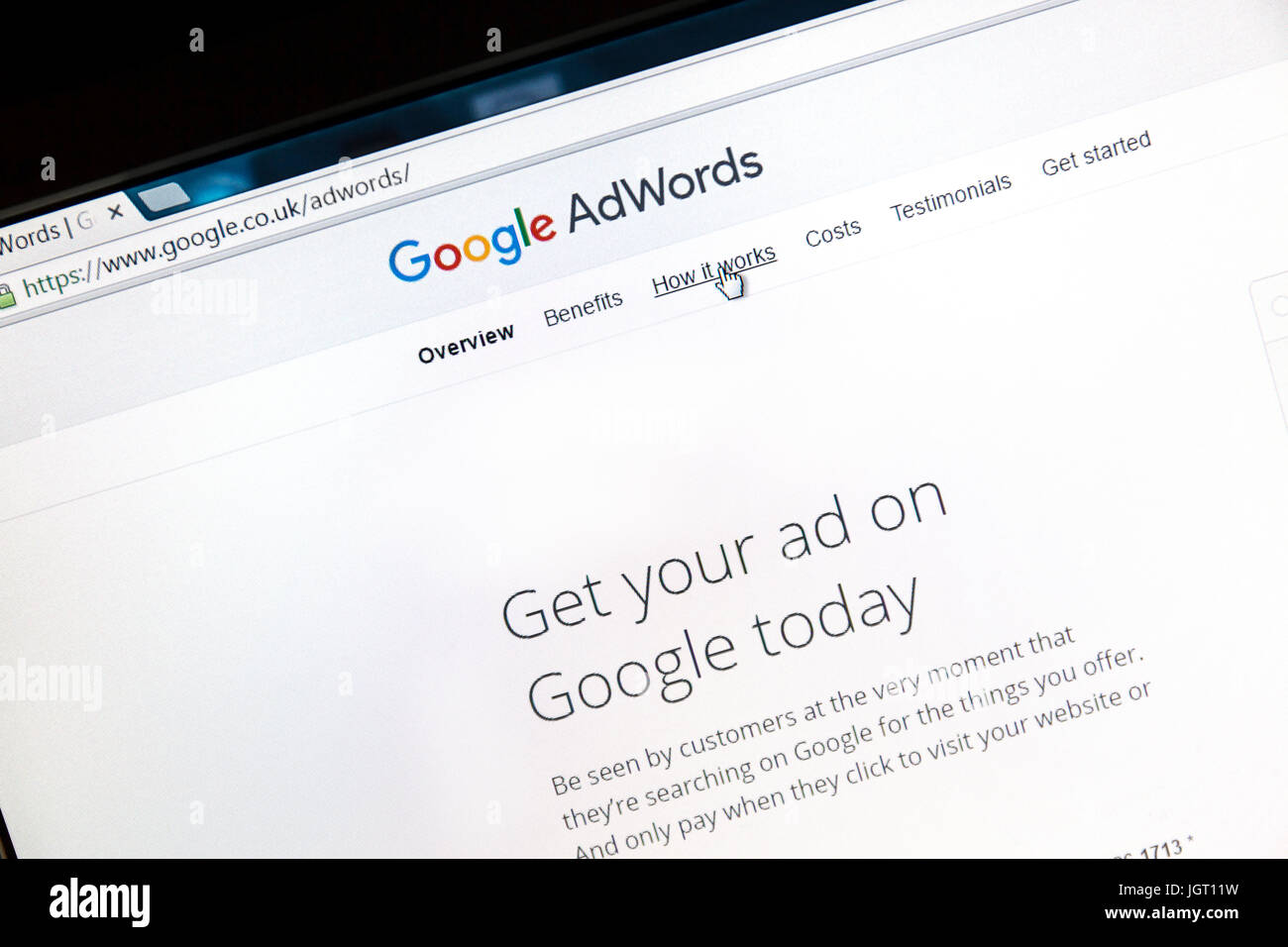 Google Adwords sito web sullo schermo di un computer. Google AdWords è un servizio di advertising online. Foto Stock