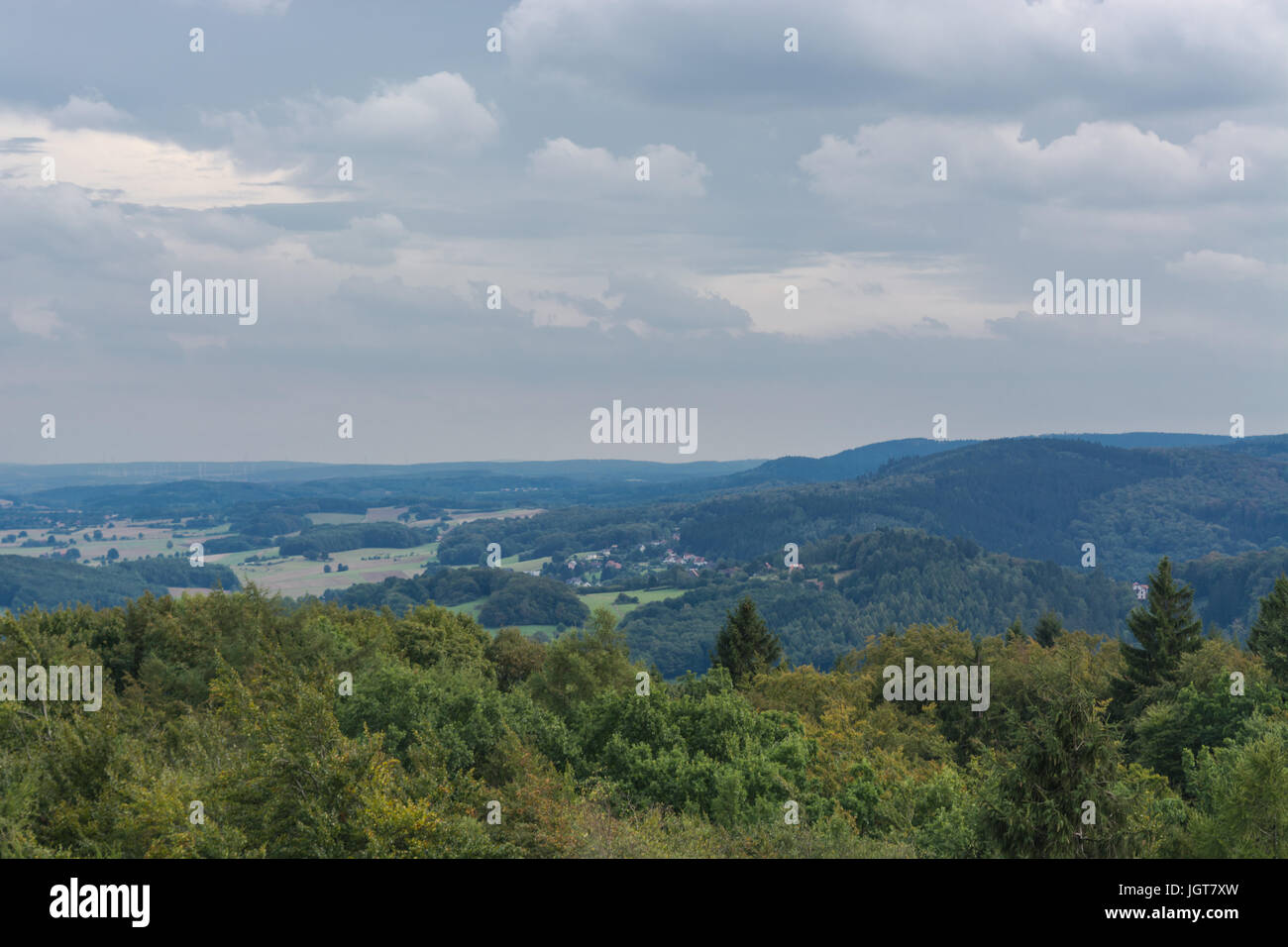 Vista panoramica dal Hermannsdenkmal alla foresta di Teutoburgo nei pressi di Detmold, Renania settentrionale-Vestfalia. Foto Stock