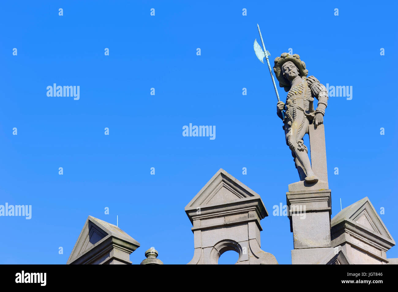 Statua sul vecchio municipio di Arnhem, Paesi Bassi / city hall | statua auf altem Rathaus, Arnheim, Gelderland, Niederlande Foto Stock