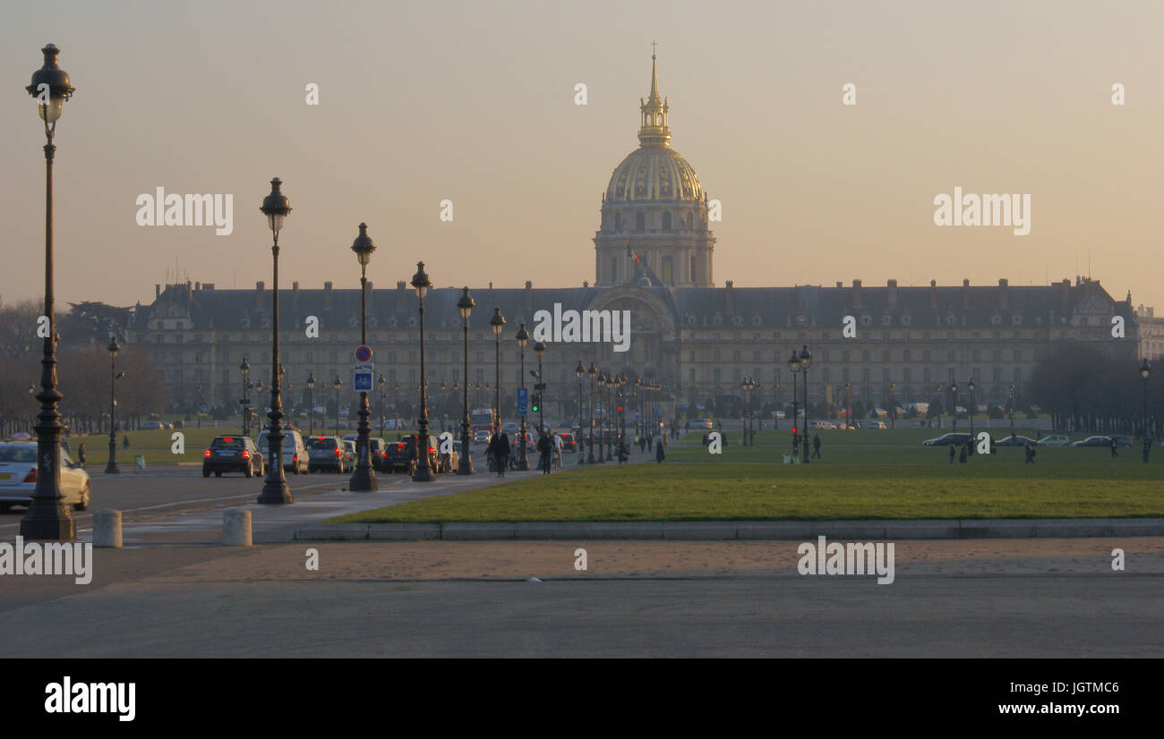 Place des Invalides, 8° arrondissement, Ile-de-France, Parigi, Francia Foto Stock