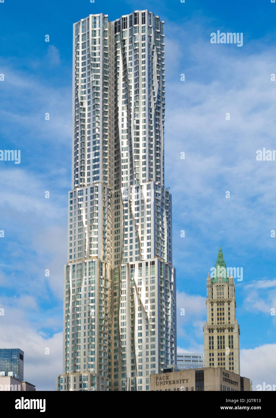 Nuovo Beekman Tower progettata da Frank Gehry sull isola di Manhattan a New York City USA Foto Stock