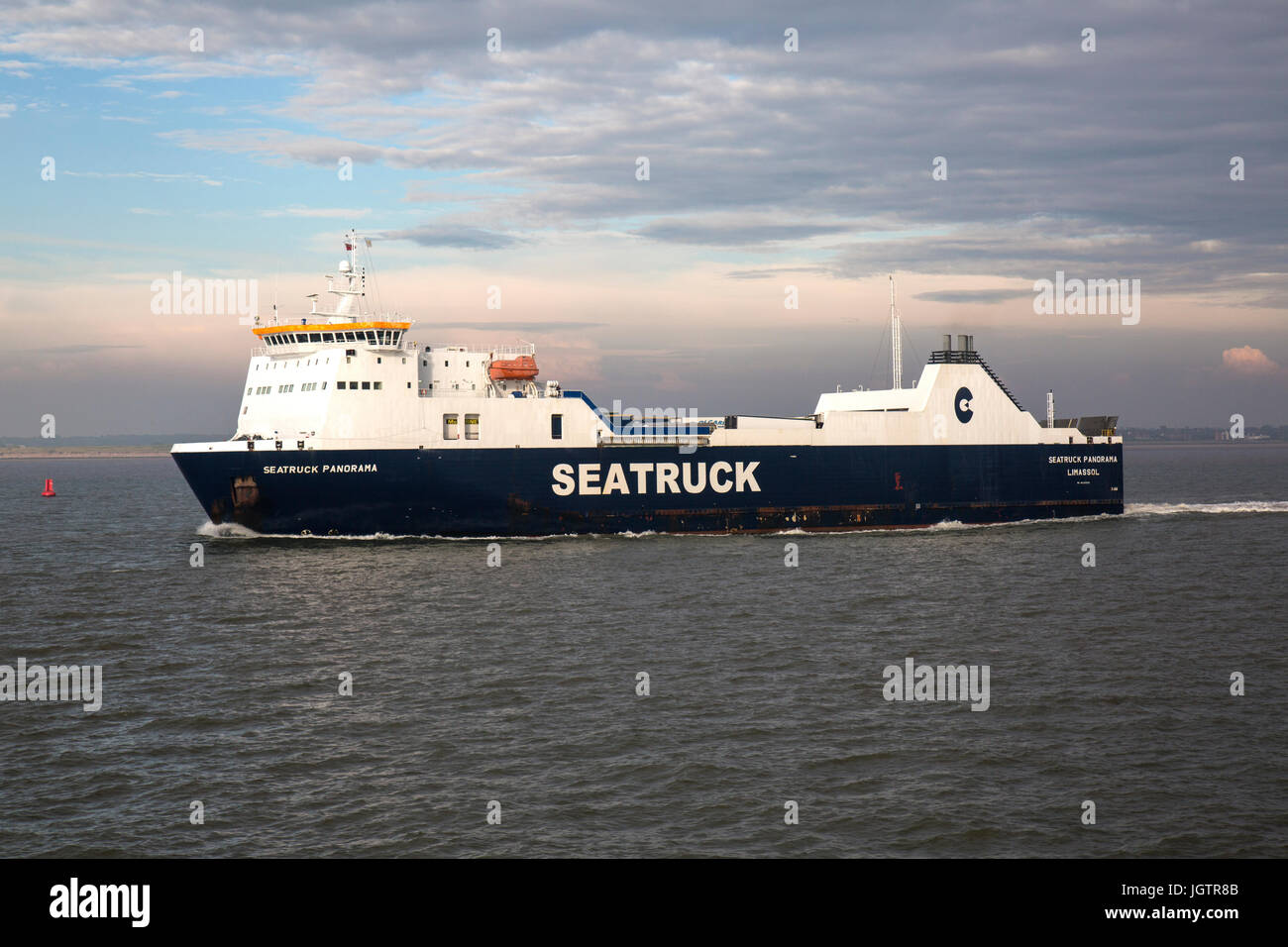 MS ha colpito il Panorama, un traghetto ro-ro azionato da Seatruck Ferries.Costruito nel 2007 dal cantiere navale spagnolo Astilleros de Huelva come Clipper Panorama. Foto Stock