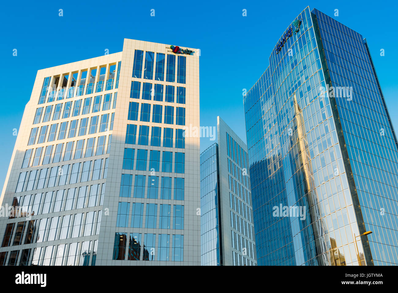 Santiago, Regione Metropolitana, Cile, il Apoquindo Avenue, una delle strade più importanti della città per la posizione di alto p Foto Stock