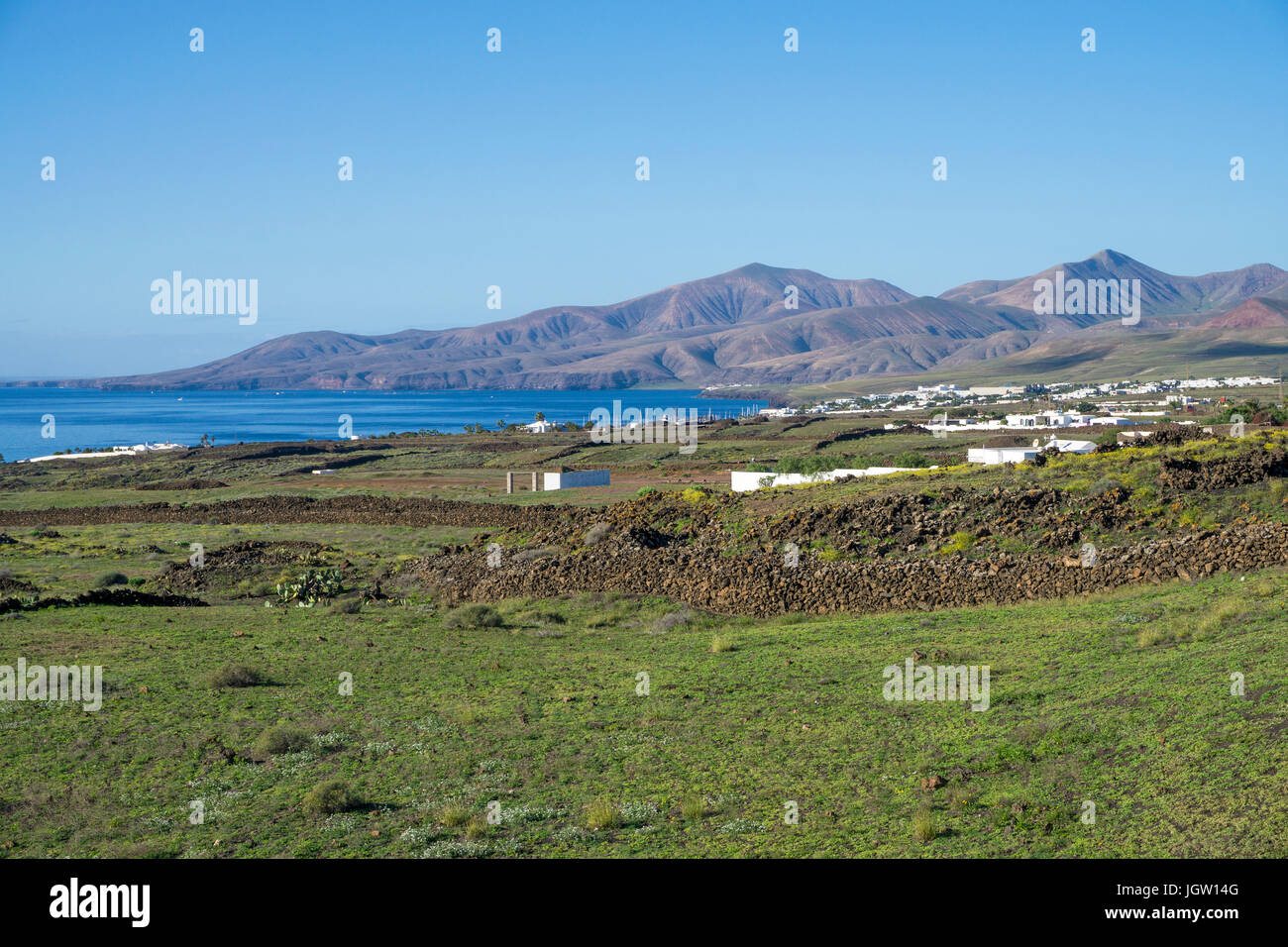 Il paesaggio della costa tra Puerto del Carmen e Puerto Calero, Lanzarote, Isole canarie, Spagna, Europa Foto Stock