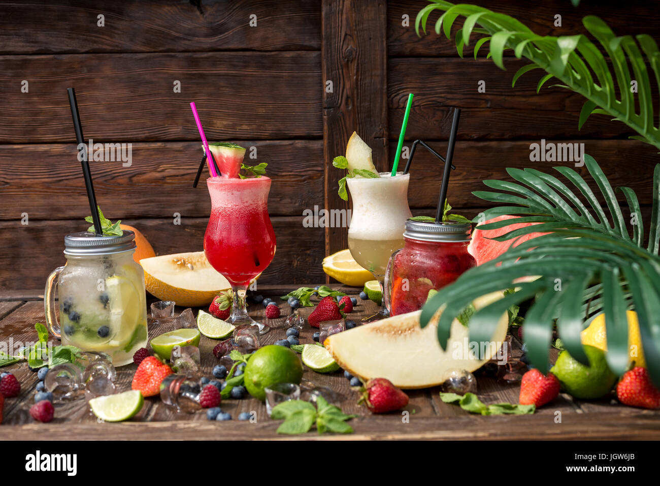 Cocktail di frutta in estate Foto Stock
