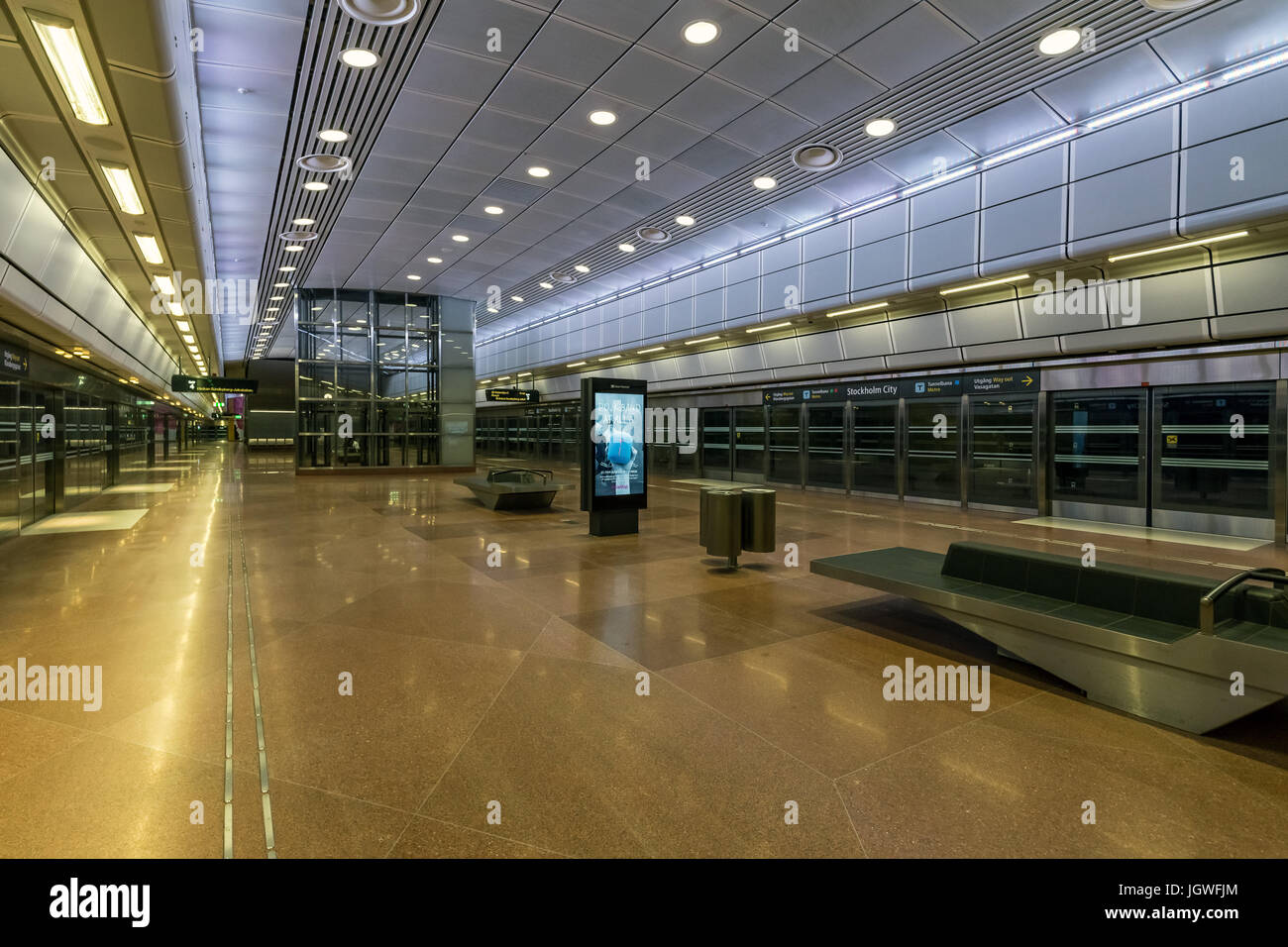 La nuova stazione ferroviaria, nella città di Stoccolma. La Svezia. Foto Stock