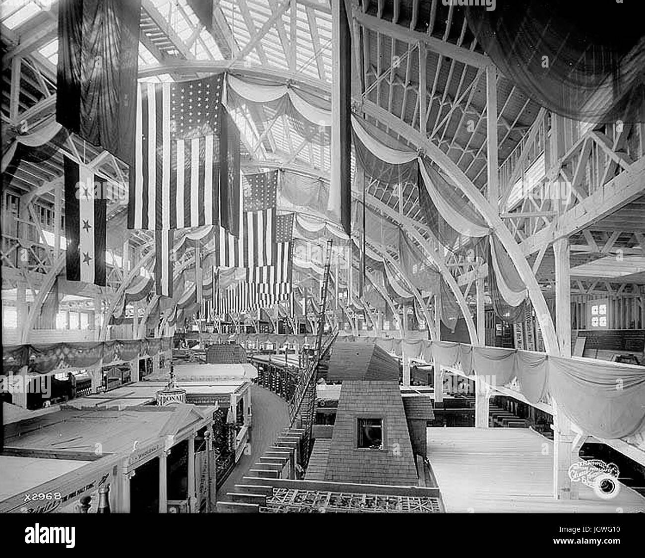 Alaska-Yukon-Pacific Exposition a Seattle, 1909 - Agricoltura Building Interior mostra stand in costruzione Foto Stock