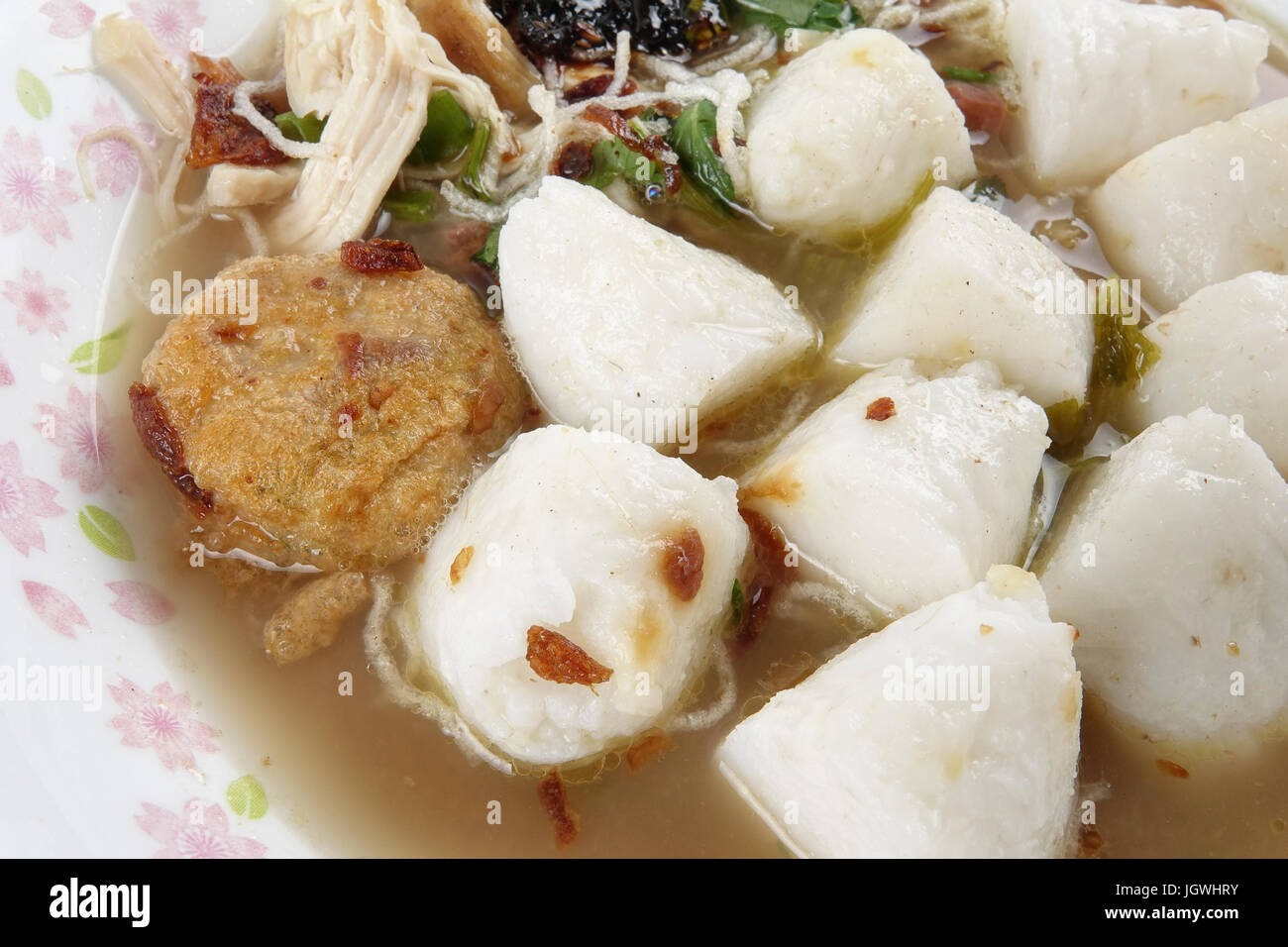 Soto tagliatelle cibo indonesiano sfondo isolato Foto Stock