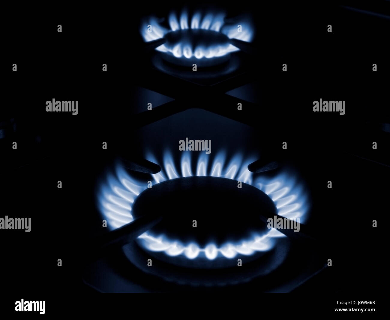 Gas domestico forno stufa con la fiamma del gas sul fuoco Foto Stock