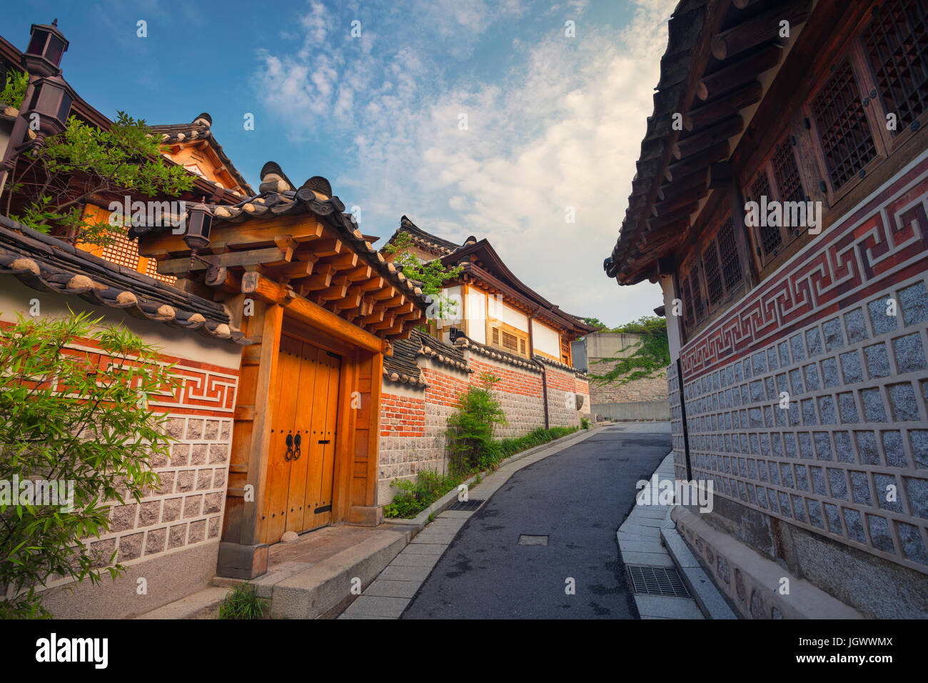 Seoul. Tradizionale stile Coreano architettura presso il villaggio di Bukchon Hanok a Seul, in Corea del Sud. Foto Stock