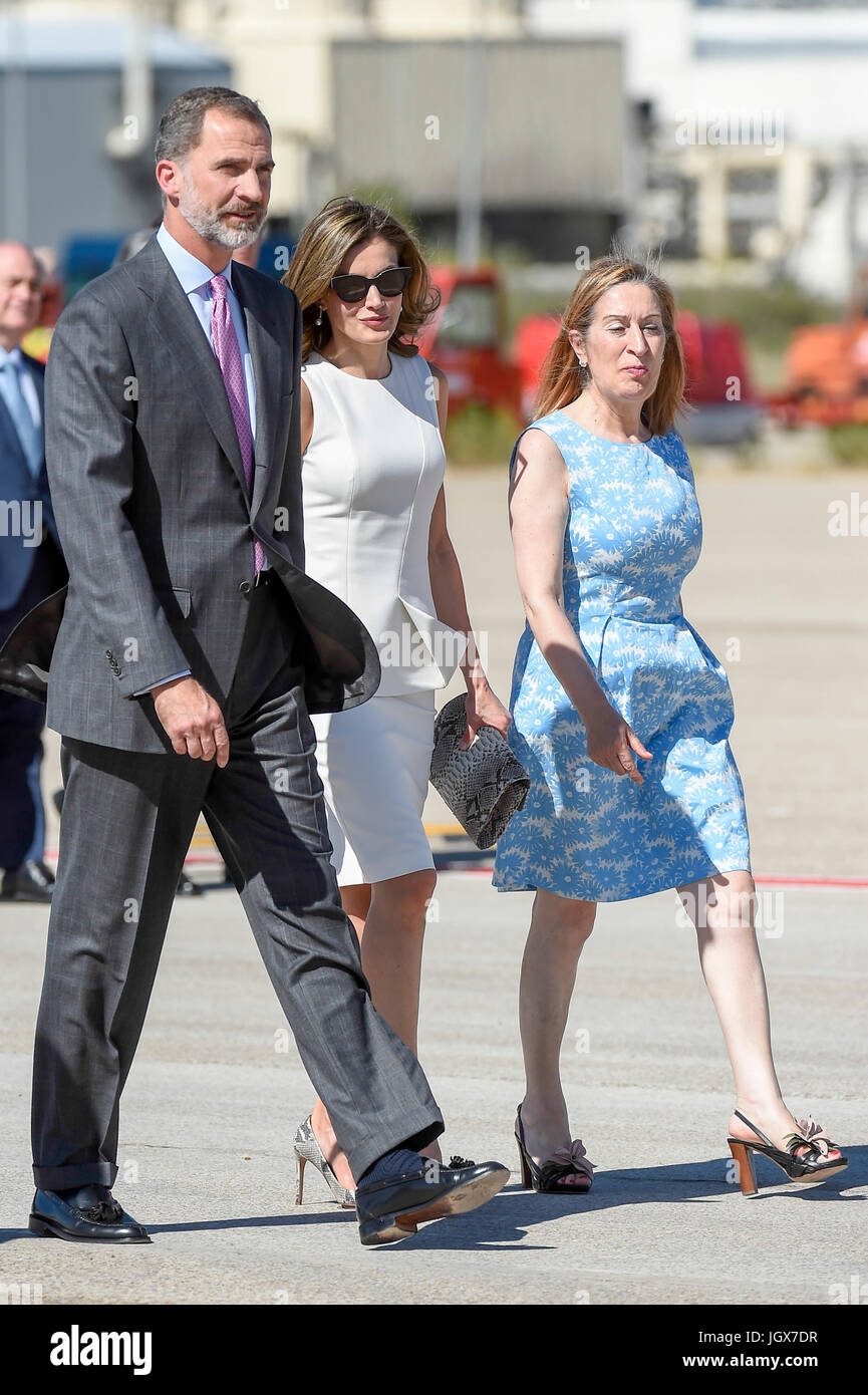 Madrid, Spagna. 11 Luglio, 2017. Re spagnolo Felipe VI e la Regina Letizia e Ana Pastor Julián durante la cerimonia di congedo all'aeroporto di Madrid in occasione del Viaggio di Stato in Londra. Madrid il Giovedi, Luglio 11, 2017 Credit: Gtres Información más Comuniación on line,S.L./Alamy Live News Foto Stock