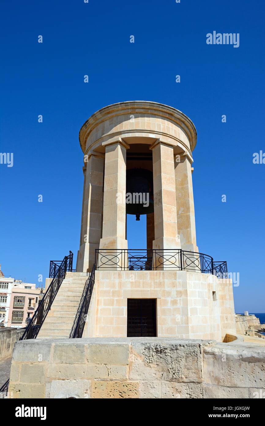 Vista dell'Assedio Memorial campanile, La Valletta, Malta, l'Europa. Foto Stock