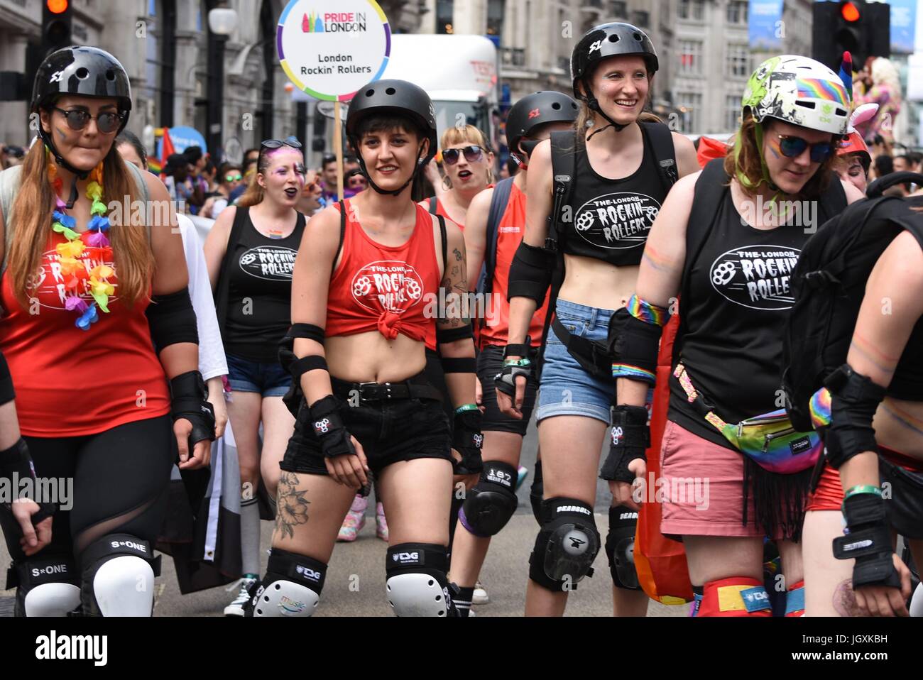 Londra 2017 orgoglio - Migliaia di persone si uniscono alla annuale ️‍parade LGBT attraverso la capitale Foto Stock