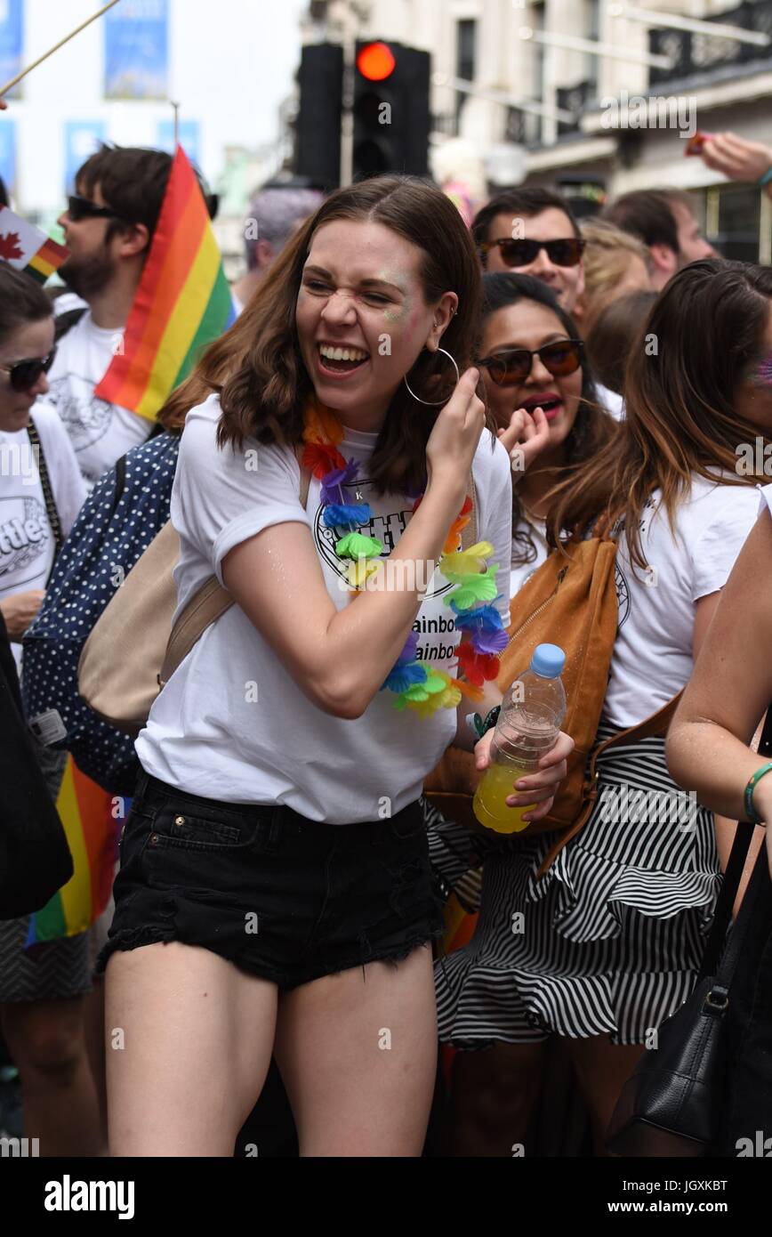 Londra 2017 orgoglio - Migliaia di persone si uniscono alla annuale ️‍parade LGBT attraverso la capitale Foto Stock