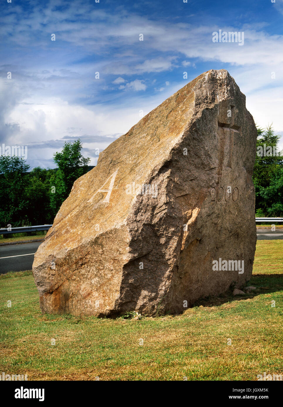 Il Eden Monumento Millenario, Mayburgh, Cumbria, Inghilterra. Una 50-tonnellata blocco di granito da Shap cava per commemorare i 2000 anni dalla nascita di Cristo. Foto Stock