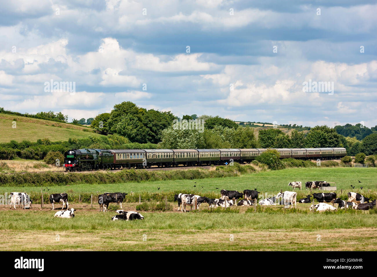 Il Tramonto Waterlooe trainati da Clanline in occasione del cinquantesimo anniversario della fine del vapore Foto Stock