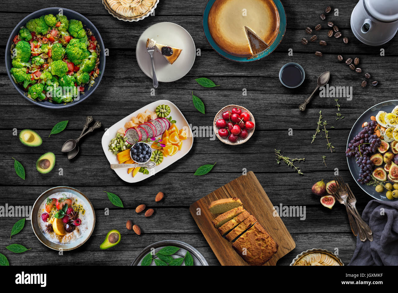Cucina mediterranea a tavola. Un sano concetto di pasto Foto Stock