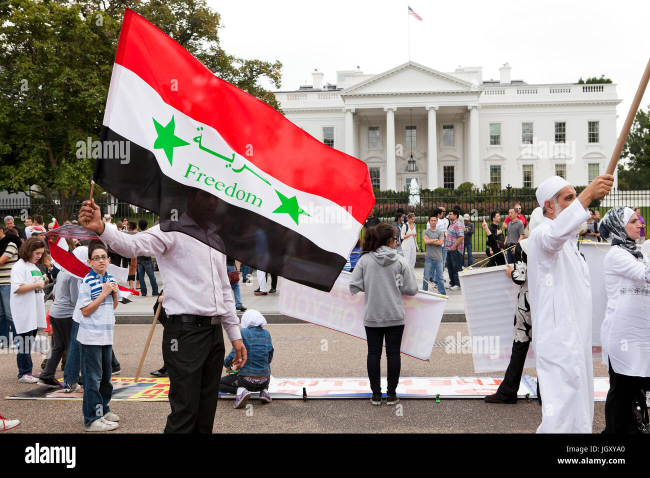 Washington DC, Stati Uniti d'America - 24 Settembre 2011: siriana americani che protestavano contro il presidente siriano Bashar al-Assad davanti alla Casa Bianca Foto Stock